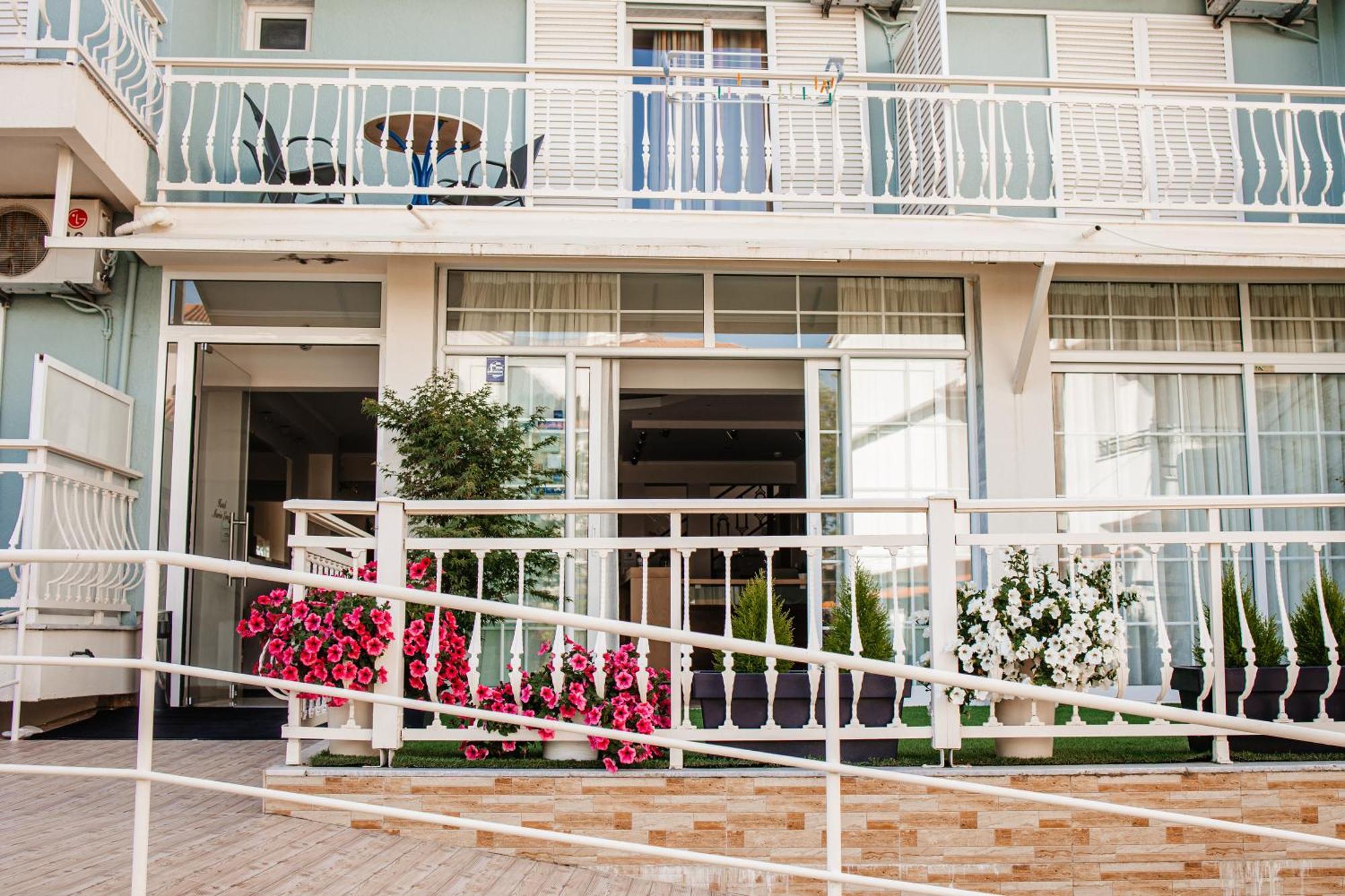 Hotel Marialena Потос Экстерьер фото